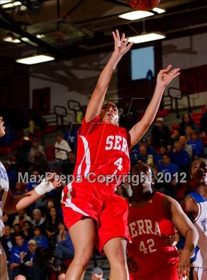 Thumbnail 1 in Serra vs. La Jolla Country Day (CIF D4 SoCal Regional Final) photogallery.