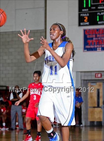 Thumbnail 1 in Serra vs. La Jolla Country Day (CIF D4 SoCal Regional Final) photogallery.