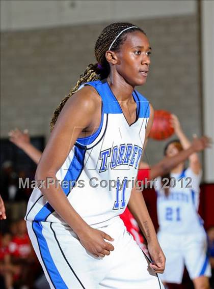 Thumbnail 1 in Serra vs. La Jolla Country Day (CIF D4 SoCal Regional Final) photogallery.