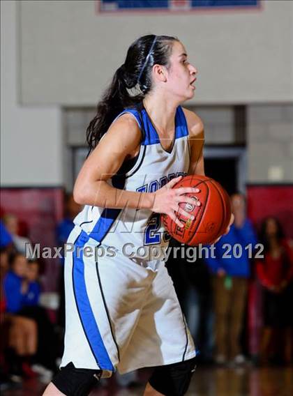 Thumbnail 2 in Serra vs. La Jolla Country Day (CIF D4 SoCal Regional Final) photogallery.