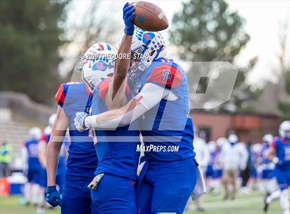 Thumbnail 2 in Cherry Creek vs. Regis Jesuit (CHSAA 5A Qtr Finals) photogallery.