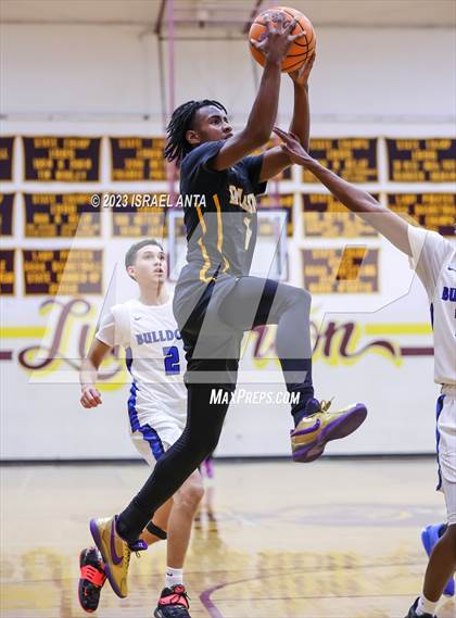 Thumbnail 1 in St. Pauls vs. Dillon (2023 Robeson County Shootout) photogallery.
