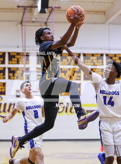 Thumbnail 2 in St. Pauls vs. Dillon (2023 Robeson County Shootout) photogallery.