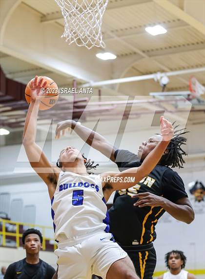 Thumbnail 1 in St. Pauls vs. Dillon (2023 Robeson County Shootout) photogallery.