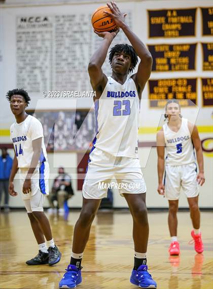 Thumbnail 1 in St. Pauls vs. Dillon (2023 Robeson County Shootout) photogallery.