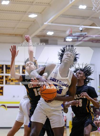 Thumbnail 1 in St. Pauls vs. Dillon (2023 Robeson County Shootout) photogallery.