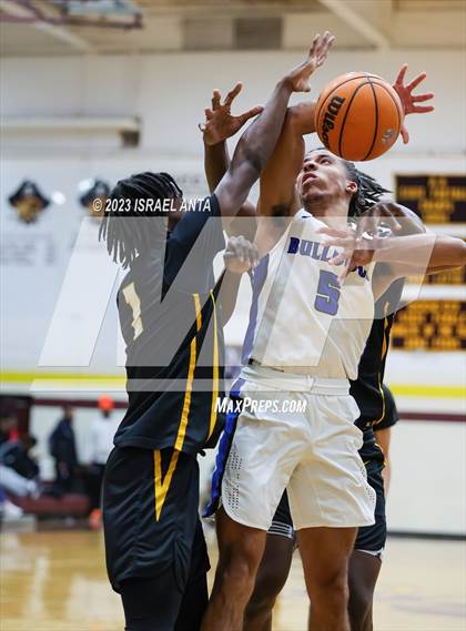 Thumbnail 3 in St. Pauls vs. Dillon (2023 Robeson County Shootout) photogallery.