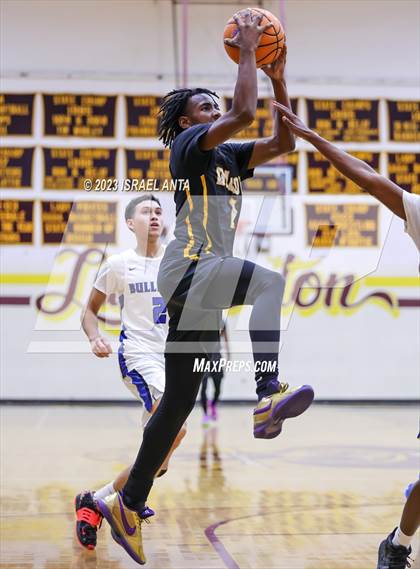 Thumbnail 3 in St. Pauls vs. Dillon (2023 Robeson County Shootout) photogallery.