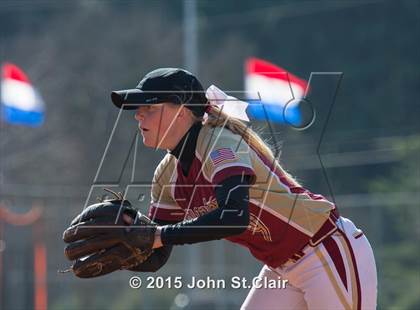 Thumbnail 2 in Riverdale vs. Huntsville (Bob Jones Invitational) photogallery.