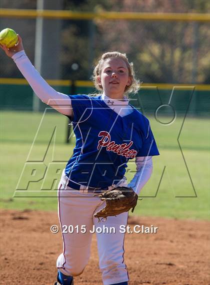 Thumbnail 3 in Riverdale vs. Huntsville (Bob Jones Invitational) photogallery.