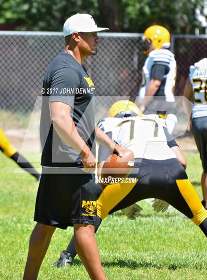 Thumbnail 3 in Raton @ McCurdy photogallery.