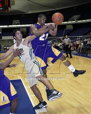 Thumbnail 2 in Lynwood vs.  Poly Long Beach(Nike Extravaganza) photogallery.