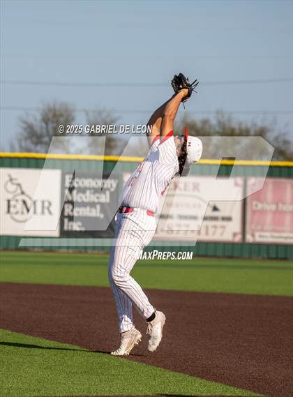 Thumbnail 3 in Victoria West vs Sinton (Calallen Tournament) photogallery.