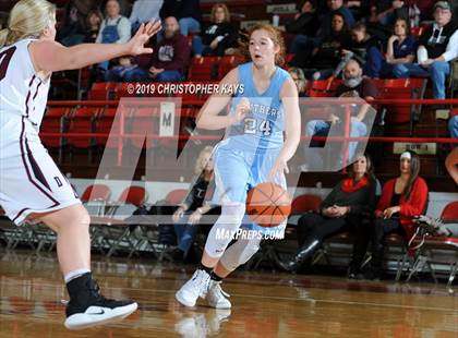 Thumbnail 3 in Pinckneyville vs. Sesser-Valier/Waltonville (West Frankfort Mid-Winter Classic) photogallery.