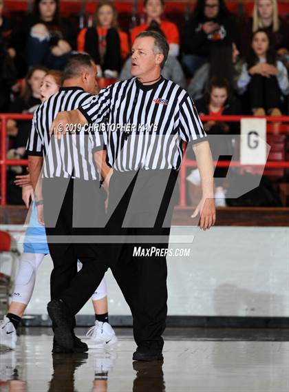 Thumbnail 3 in Pinckneyville vs. Sesser-Valier/Waltonville (West Frankfort Mid-Winter Classic) photogallery.
