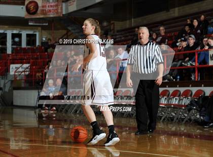 Thumbnail 1 in Pinckneyville vs. Sesser-Valier/Waltonville (West Frankfort Mid-Winter Classic) photogallery.