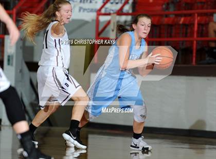 Thumbnail 2 in Pinckneyville vs. Sesser-Valier/Waltonville (West Frankfort Mid-Winter Classic) photogallery.