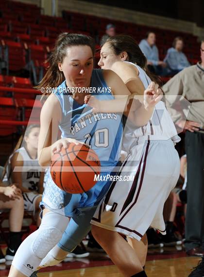 Thumbnail 3 in Pinckneyville vs. Sesser-Valier/Waltonville (West Frankfort Mid-Winter Classic) photogallery.