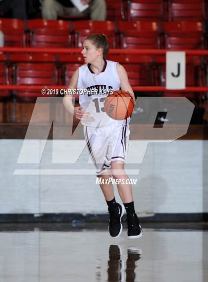 Thumbnail 2 in Pinckneyville vs. Sesser-Valier/Waltonville (West Frankfort Mid-Winter Classic) photogallery.