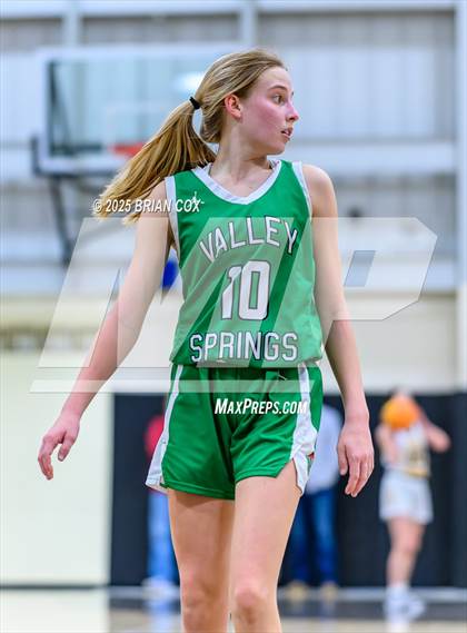 Thumbnail 2 in Salem vs Valley Springs (3A-2 District tournament) photogallery.