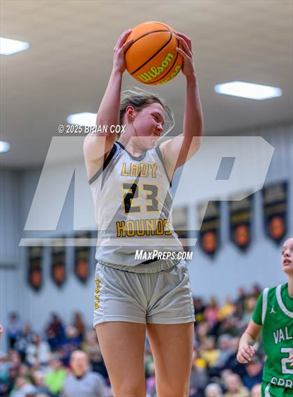 Thumbnail 2 in Salem vs Valley Springs (3A-2 District tournament) photogallery.