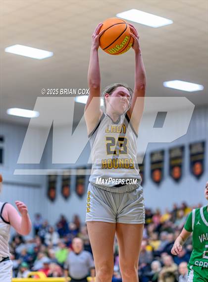 Thumbnail 1 in Salem vs Valley Springs (3A-2 District tournament) photogallery.
