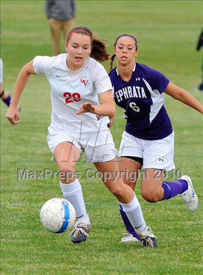 Thumbnail 1 in Ephrata vs Conestoga Valley (AAA District 3 Playoffs) photogallery.