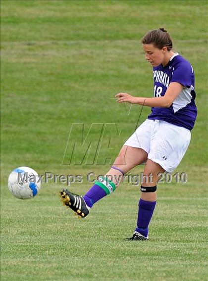 Thumbnail 1 in Ephrata vs Conestoga Valley (AAA District 3 Playoffs) photogallery.