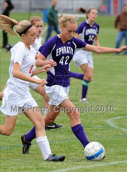Thumbnail 1 in Ephrata vs Conestoga Valley (AAA District 3 Playoffs) photogallery.