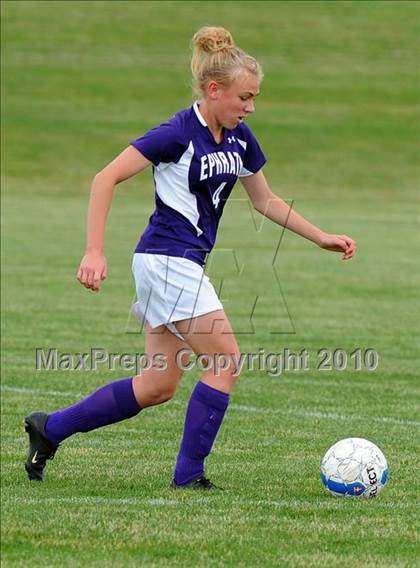 Thumbnail 1 in Ephrata vs Conestoga Valley (AAA District 3 Playoffs) photogallery.