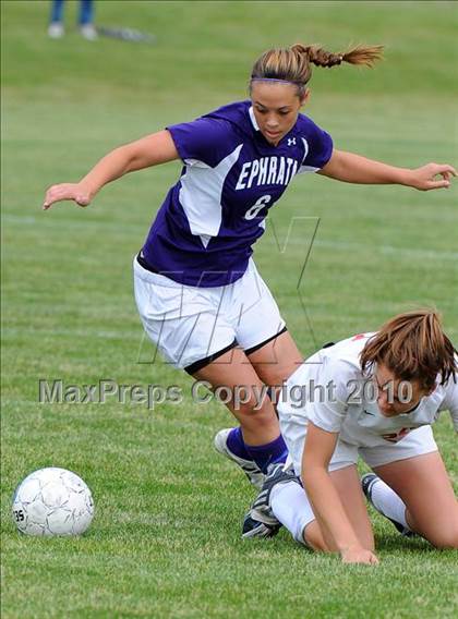 Thumbnail 2 in Ephrata vs Conestoga Valley (AAA District 3 Playoffs) photogallery.