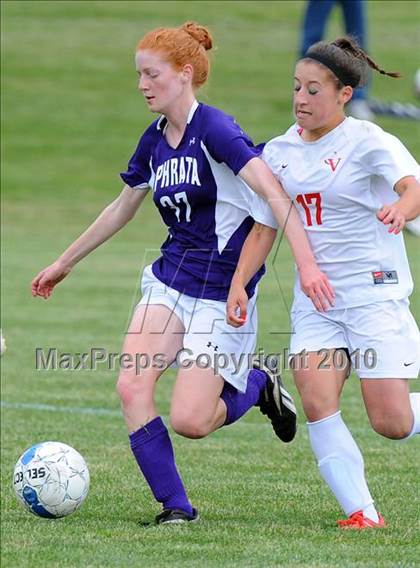 Thumbnail 1 in Ephrata vs Conestoga Valley (AAA District 3 Playoffs) photogallery.