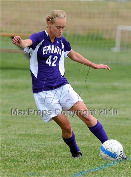 Thumbnail 1 in Ephrata vs Conestoga Valley (AAA District 3 Playoffs) photogallery.