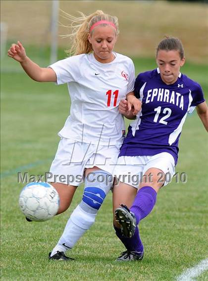 Thumbnail 2 in Ephrata vs Conestoga Valley (AAA District 3 Playoffs) photogallery.