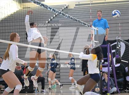 Thumbnail 3 in Prestonwood Christian vs. Mater Dei (Durango Fall Classic) photogallery.