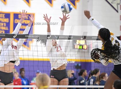 Thumbnail 2 in Prestonwood Christian vs. Mater Dei (Durango Fall Classic) photogallery.