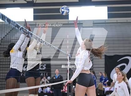 Thumbnail 3 in Prestonwood Christian vs. Mater Dei (Durango Fall Classic) photogallery.