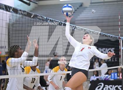 Thumbnail 2 in Prestonwood Christian vs. Mater Dei (Durango Fall Classic) photogallery.