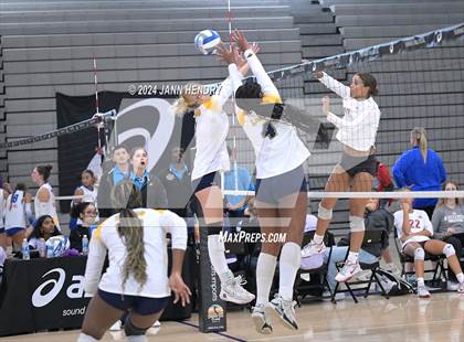 Thumbnail 3 in Prestonwood Christian vs. Mater Dei (Durango Fall Classic) photogallery.