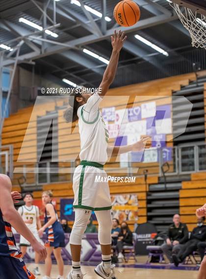 Thumbnail 1 in Patrick Henry vs. Brighton (Torrey Pines Holiday Classic) photogallery.