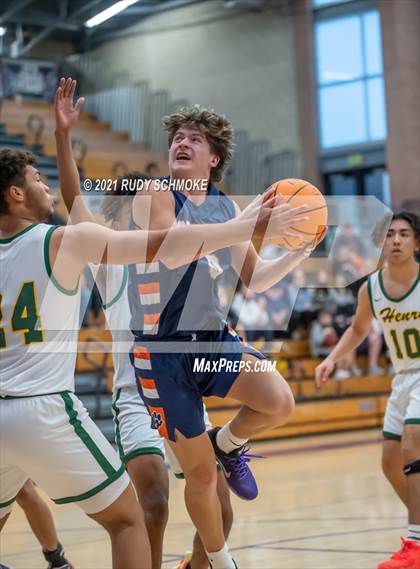 Thumbnail 3 in Patrick Henry vs. Brighton (Torrey Pines Holiday Classic) photogallery.