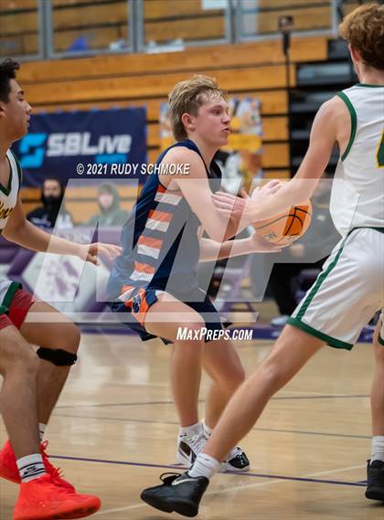 Thumbnail 3 in Patrick Henry vs. Brighton (Torrey Pines Holiday Classic) photogallery.