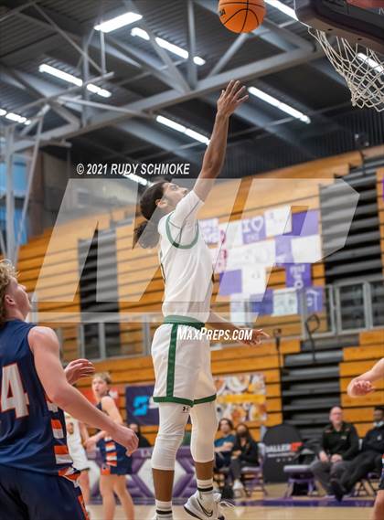 Thumbnail 2 in Patrick Henry vs. Brighton (Torrey Pines Holiday Classic) photogallery.