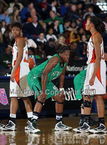 Thumbnail 1 in Hoover vs St. Mary's  (T-Mobile Invitational) photogallery.