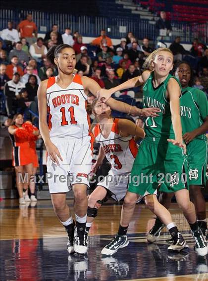 Thumbnail 2 in Hoover vs St. Mary's  (T-Mobile Invitational) photogallery.