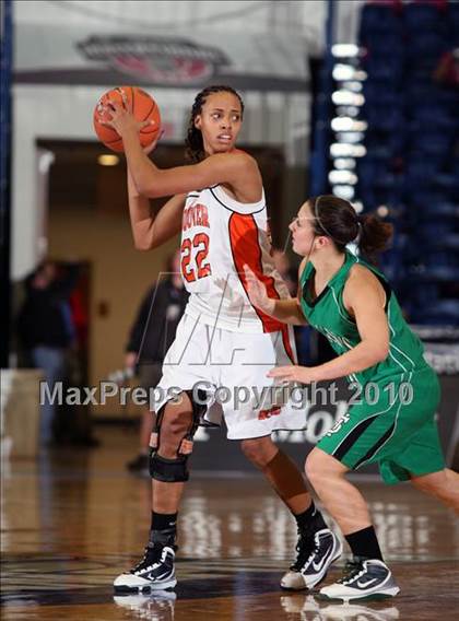 Thumbnail 3 in Hoover vs St. Mary's  (T-Mobile Invitational) photogallery.