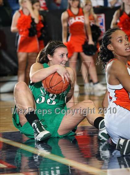 Thumbnail 2 in Hoover vs St. Mary's  (T-Mobile Invitational) photogallery.
