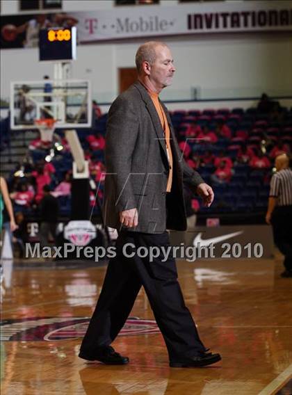 Thumbnail 3 in Hoover vs St. Mary's  (T-Mobile Invitational) photogallery.