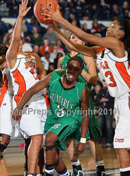 Thumbnail 2 in Hoover vs St. Mary's  (T-Mobile Invitational) photogallery.