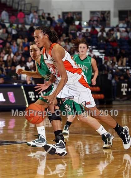Thumbnail 3 in Hoover vs St. Mary's  (T-Mobile Invitational) photogallery.